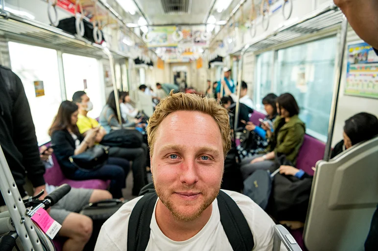 <!--daja18-day1-->

Derick likes train rides.