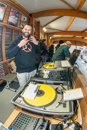 DJ Neff One was in the building and he was taking requests via Instagram DM. How's that for service!

<!--farnhigh2024-1-->