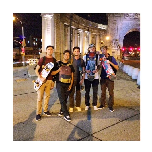 <!--NYCRT-->

Manhattan Bridge photo op...this is only about a third of the people that rode in the van from Tampa.