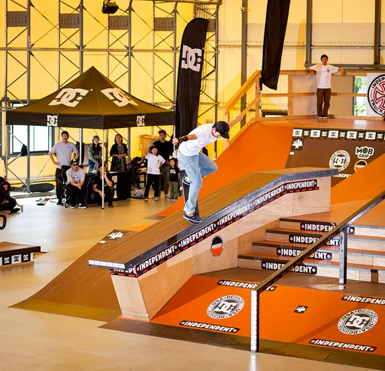 <!--daja18finals-->

Sora Negishi living on the edge with BS Noseblunt.
