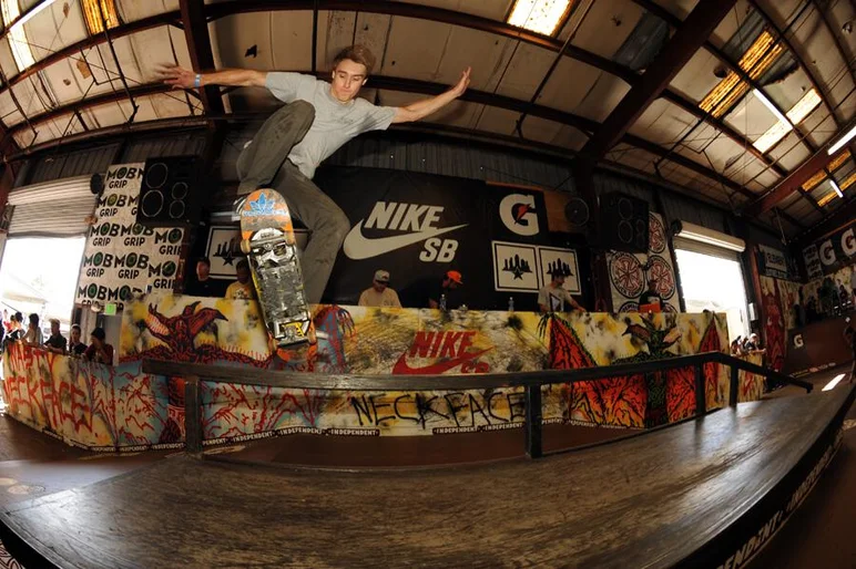 <!-- amdec13sat -->

Ryan Thompson ollies out of his frontside bluntslides, like this one here. Incredible. We just saw Ryan ripping at the Johnny Romano Make a Wish Jam in Houston, Texas, and he continued to impress me with his skateboarding today.