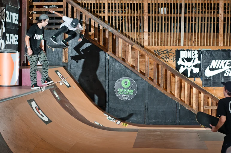 <!--ta14-fd-->

One of the younger dudes out there today, Daisuke Ikeda kickflips into a backsmith on the bank.