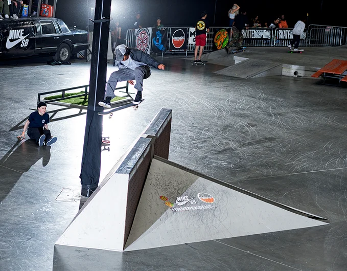 <!--dala18quals-->

Matt Lemond takes the KF into the bank via the other direction.
