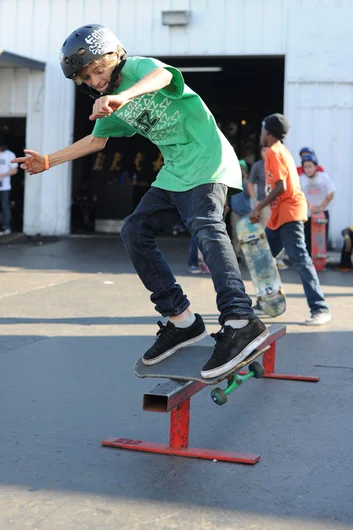 The feeble is the go to move of choice for a lot of kids.  Johnny Reidy's got one, too.<!-- Valentine's Day Massacre 2013 Presented by Converse -->