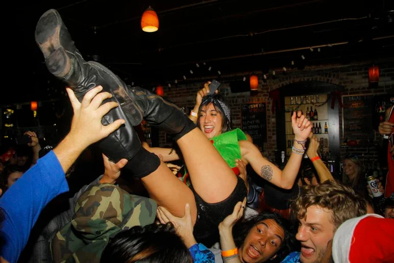 <!-- ghettoxmasthirteen -->

Alex Bibiloni crowd-surfed off stage.