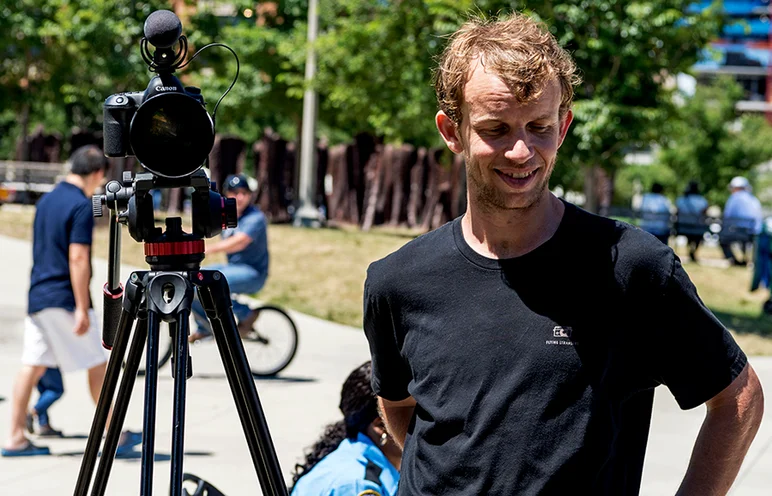 <!--dachi17practice-->

A man and his camera.