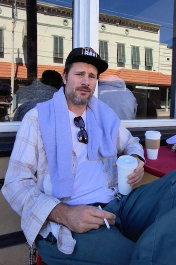 <!--expone14-->

With our Harvest Jam comp in the books and the Expedition One dudes still in town, we had to take them on a skate trip.
Here's Wu-Welsh enjoying a cup of coffee at the Bricks before we head to St. Pete for today's mission.