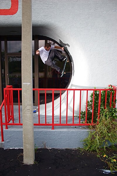 Brandon Knowles - ollie to fakie