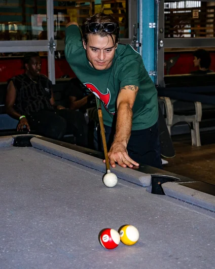 Blake taking a sec to warm up his autograph hand with some 8 ball.



<!--gasgiantsdemo-->