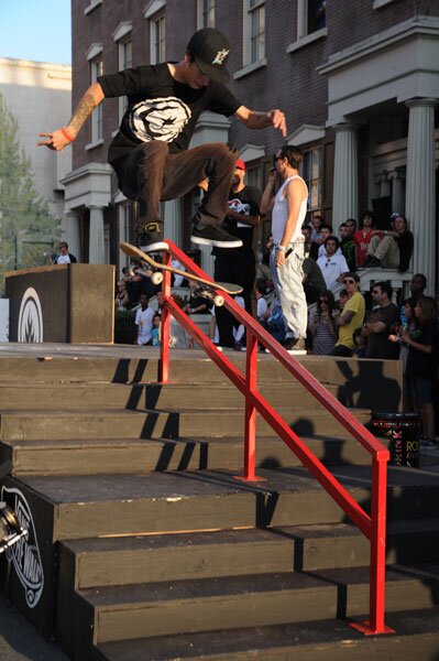 Vans Downtown Showdown: Abdias Rivera, frontside