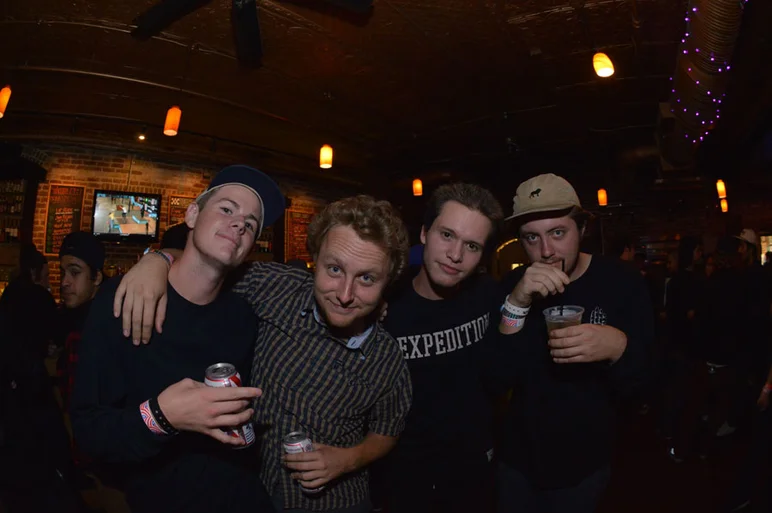 <!--am15sunnight-->

Everyone was out having a good time.