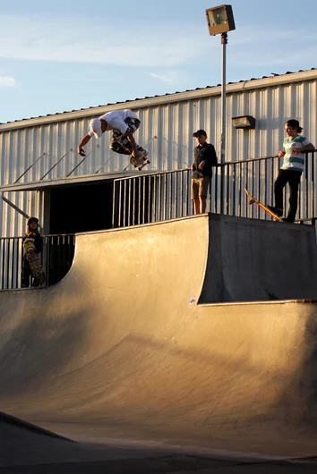 <!--cotc17-->

Tyson and the boys took a quick opportunity to hit the concrete before the Sun disappeared; Body Jar. 