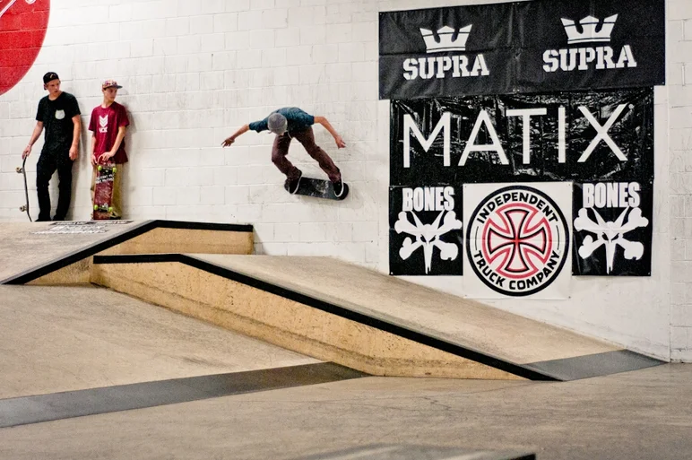 <!-- damnamfamilia14saturday -->

Henry Gartland wallrides the wrong way over the euro gap and into the slippery bank.