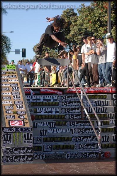 Shuriken Shannon - switch frontside flip