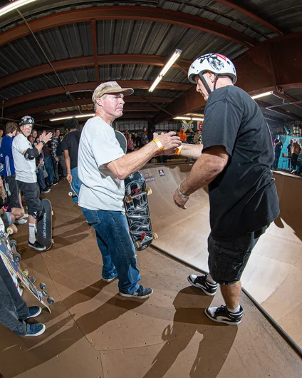 Craig and Carl dapping up and spreading that love of skateboarding

<!--oldmanbowljam23-->