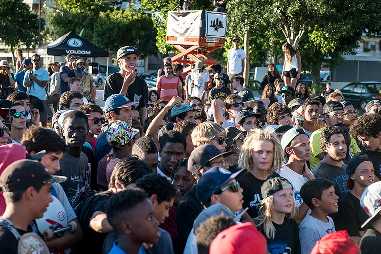 <!--daport14sun-->

The product toss is always insane.  These kids love free stuff!