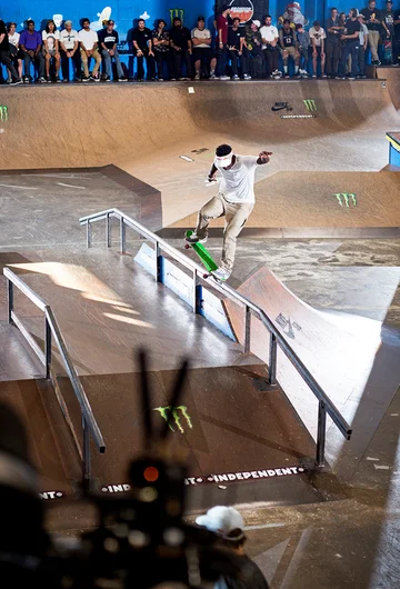 <!--am16sun-->

Zion guiding a Crook into the Tranny and 3rd place.