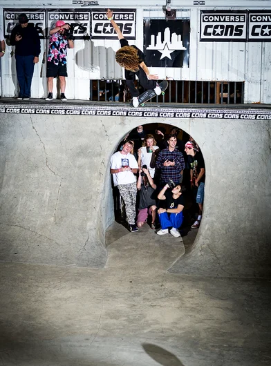 <!--am19consjam-->

Ethan DeMoulin, the fire starter.. once again gets things started but this time its the Converse Concrete Jam with a Back OVercrook over the door.

