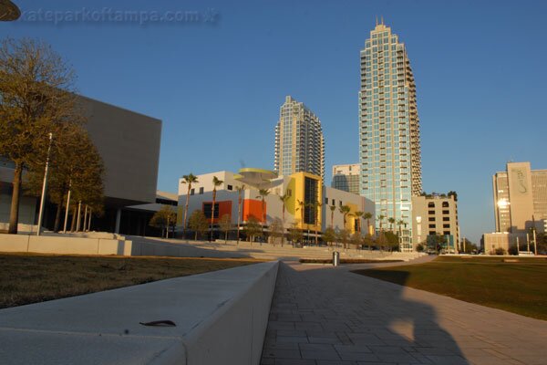Curtis Hixon Park in Tampa - ledges suck