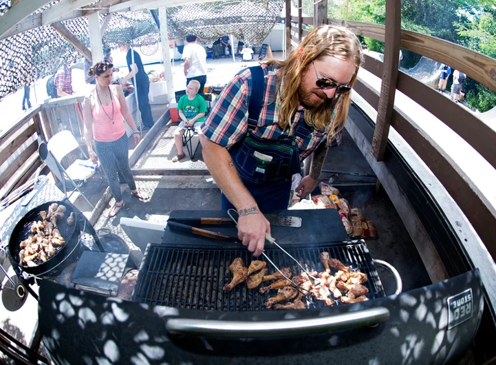 <!--daatlsun-->

What’s a contest without a few Drumsticks?!  Farmer Jona plans ahead.



