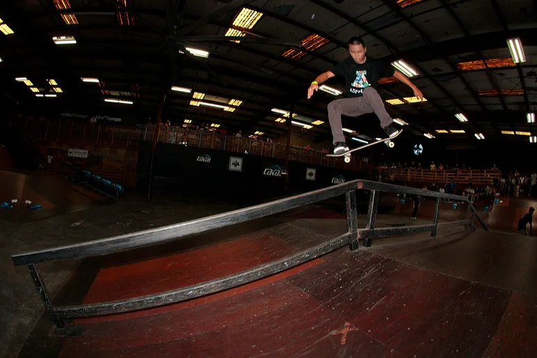 <!--sr15-->

Julian Lewis - Gap FS Lip.