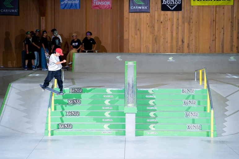 Jinto straight steeze spinning his body before his head can catch up with him 270 lip.

<!--damnamjapan2022finals-->