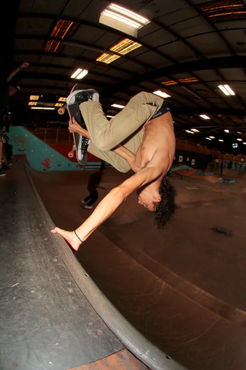 <!--btsb16-->

Alejandro Burnell did what he does best and landed everything in his run with power in his final run. No BS on this Handplant on Coping. 