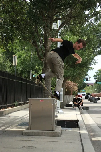 <!--feedyourhead-->
Alternate angle, as the filmer was all up in my shot.