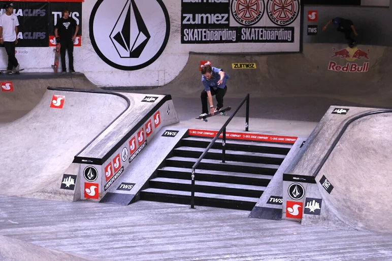 <!-- damnamvolcom14day2 -->

Brendon Villanueva - Boneless to board