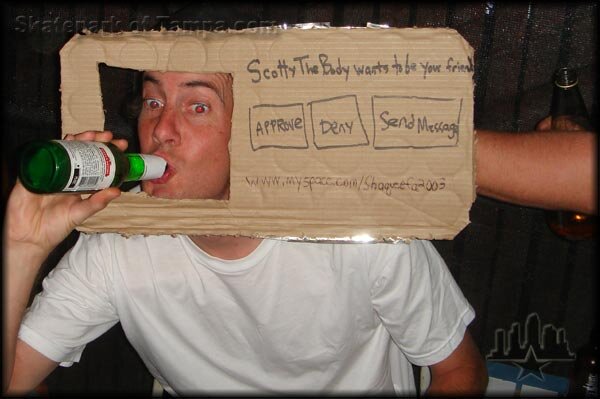 Damn Am at Volcom 2006 Lurk and Chill Photos