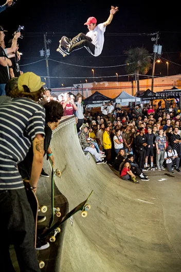<!--am17-ccj-->

Luiz Mariano emulates the smell of beer in the air with a Stale.
