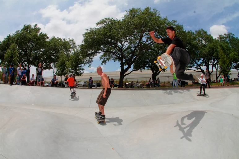 <!--brobowl2-->

Carlos went for gold and came home with the win. Boneless the gap for the best boneless of the day!