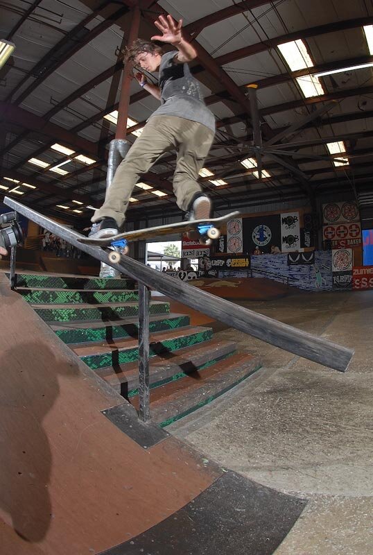 Very proper bs 180 nosegrind