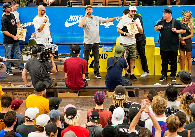 <!--am16sun-->

Next award goes to Nike. Mike Sinclair accepts on their behalf.