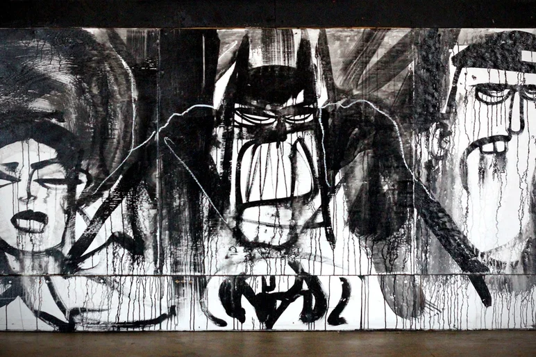 <!--stpcoursephotos-->

Batman in the building.