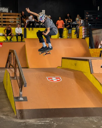 Taylor Burnett ollie over the pyramid during the Girls contest <!--harvestjam21-->