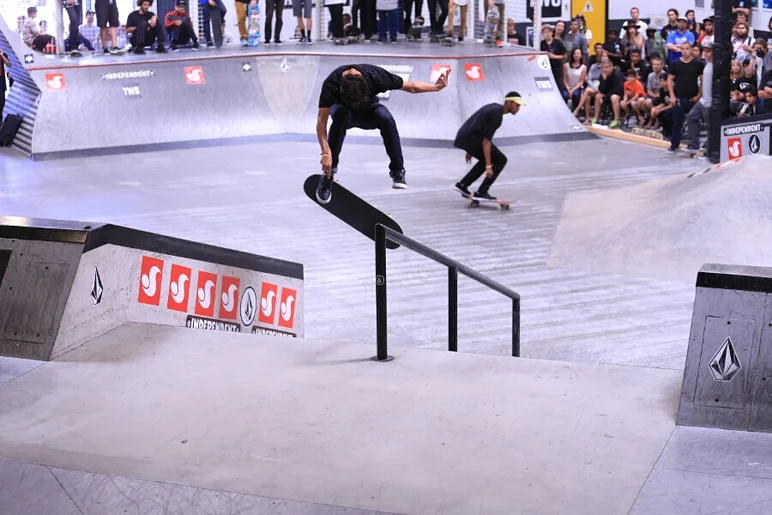 <!-- damnamvolcom14day2 -->

Oscar Meza - Backside flip