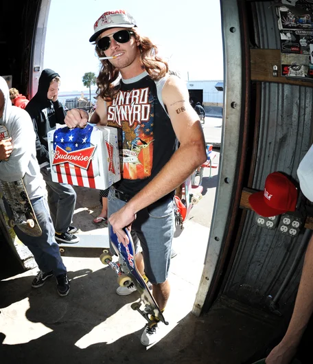 <!--hj2014-->

Just as the sponsored division began warming up, Cameron Hunt strolled through the door, but no one recognized him. Everyone wondered, 