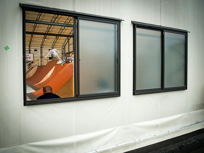 <!--daja18-day1-->

Immediately upon arrival to park, Zitzer was already in shred mode!
