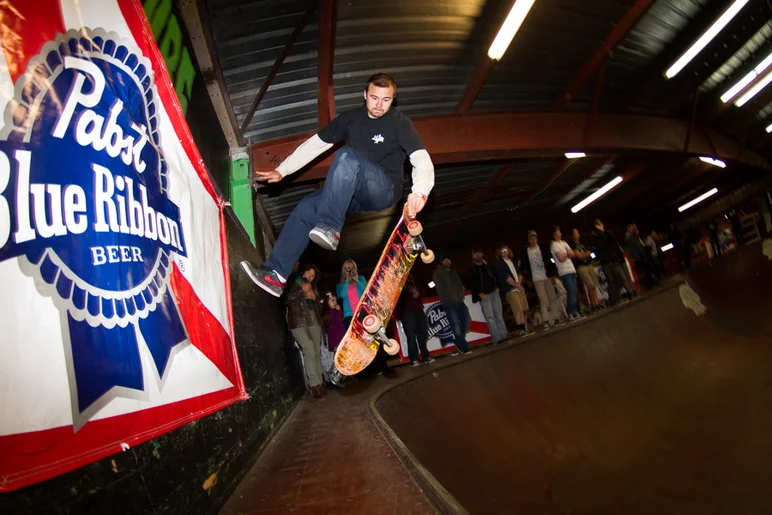 <!--OMBJ16-->

Michael Wiegner was ripping all night. Footplant off the wall.