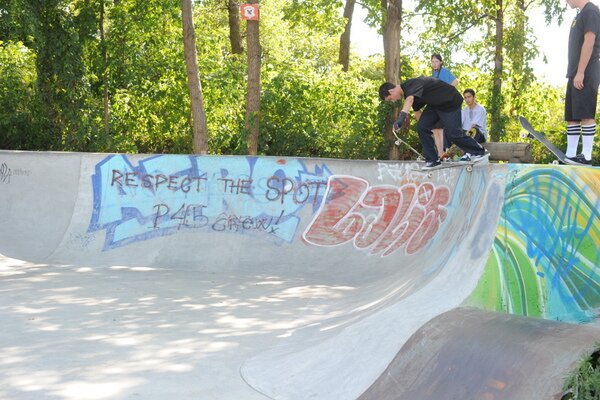 That's Oscar Navaro on a backside tailslide