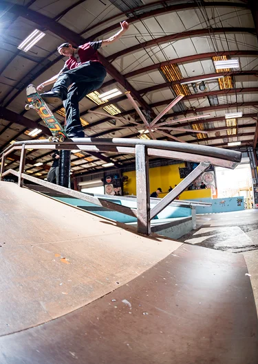 <!--am19practice-->

Mike Piwowar makin’ sure he gets that traction with a Switch Front Blunt.
