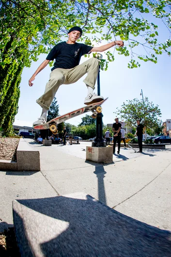 <!--spottoa15-->

Alejandro warmed up the next spot with a gap to tailslide.
