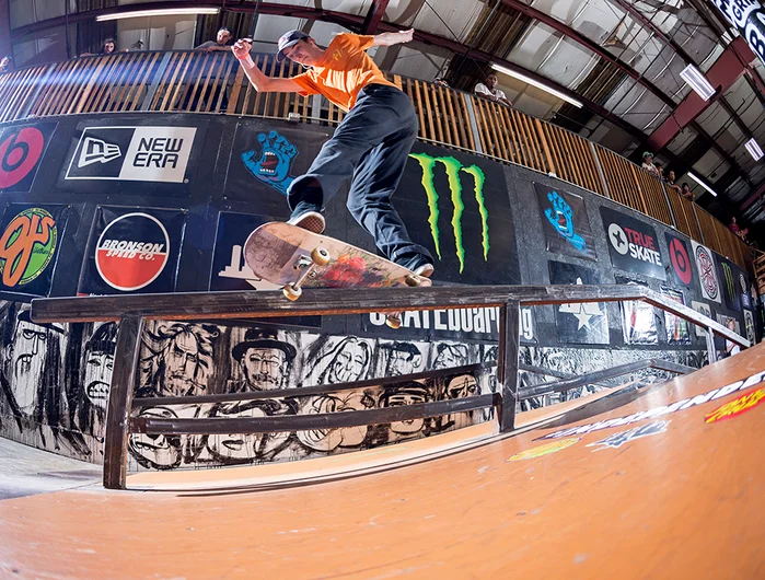 <!--am18practice-->

Faces and Sponsors, Tim DeBauche sets some foreground stimuli with a FS 180 to Switch Feeble.
