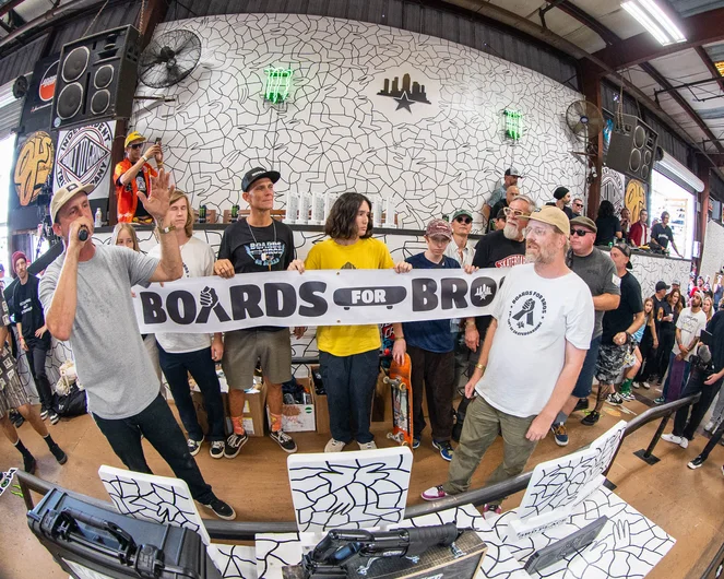 Michael Blanford and the Boards for Bros crew getting ready to name their Bromander.

<!--tampapro22finals-->