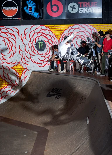 <!--am17satquals-->

Roman Pabich films a Frontside Tailgrab with our new filmer, Shadow Man.