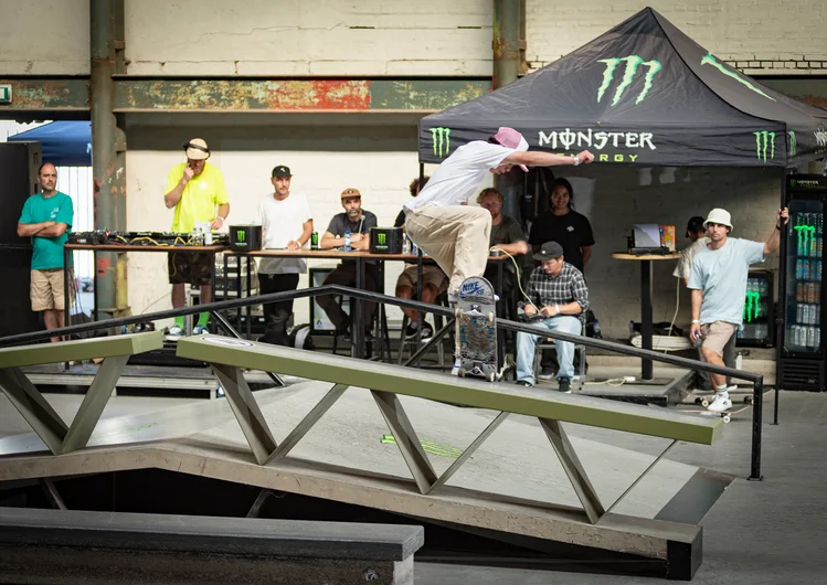 More Diego Broest being the bro and showing the bros his Broslide

<!--damnambreda22qualifiersphotos-->