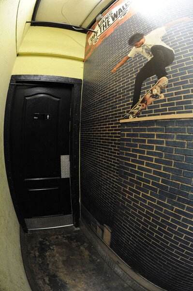 The entrance to the grand crapper