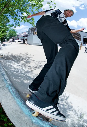 <!--daatlsun-->

Lest we not forget about the DIf’nY!  Cameron shows some love for the crete’ with a Frontside Sugarcane Grind.






