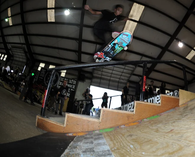 <!-- mawtexasnov13 -->

Nyjah Huston - kickflip frontside hurricane.